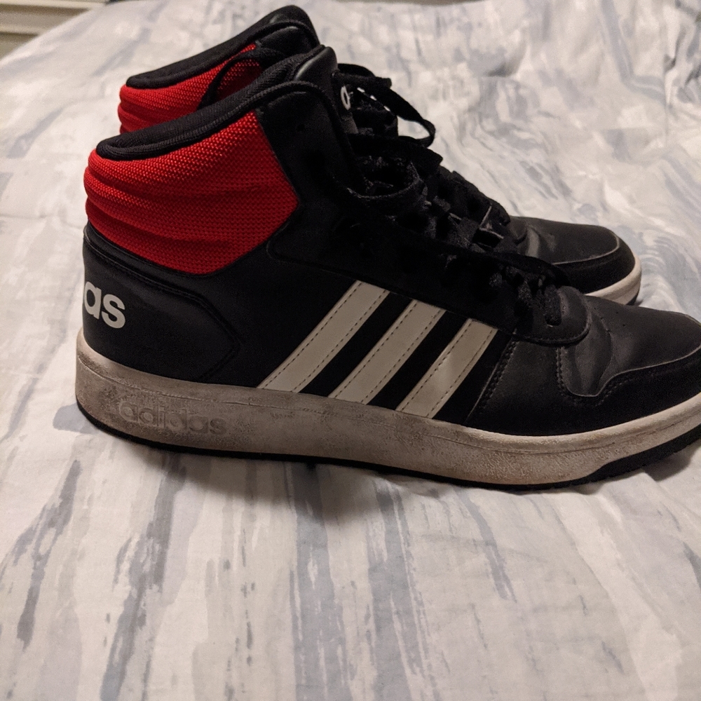 Want new shoes - Picture 2 of 4